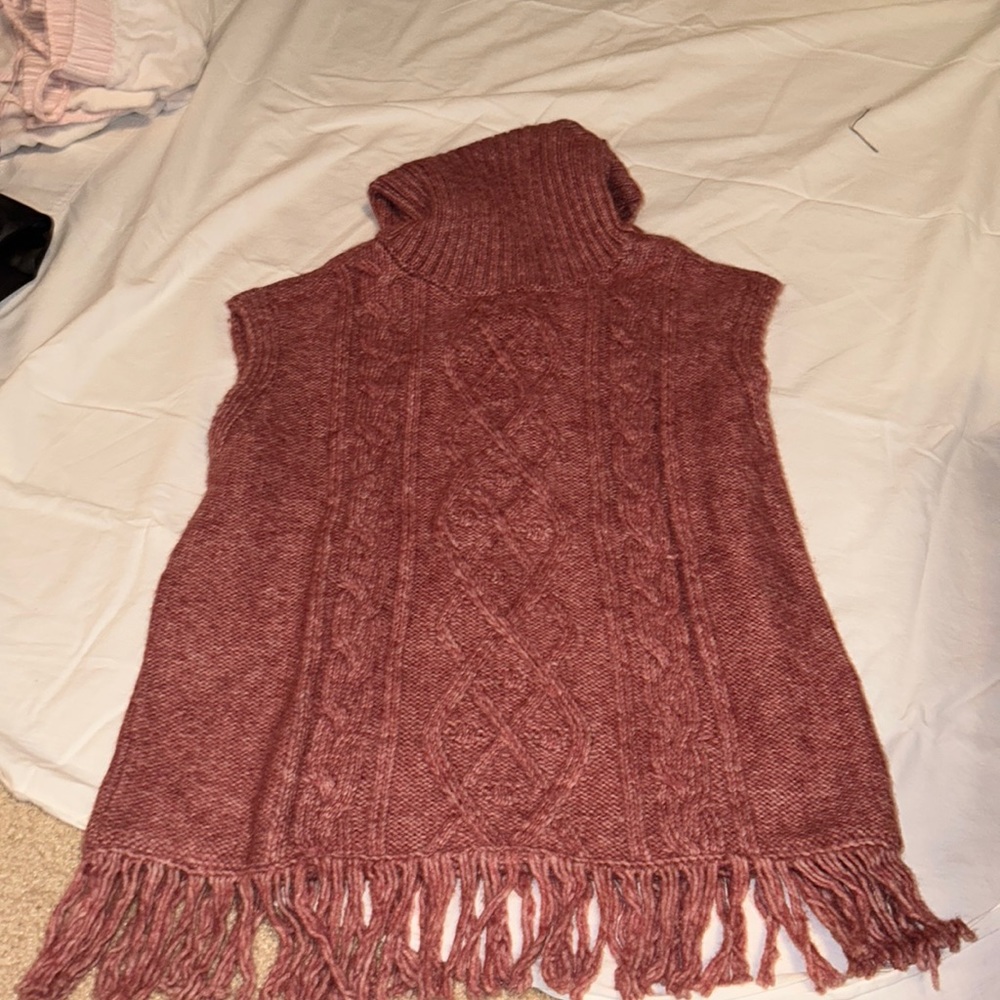 Nordstrom Rack, marbled burgundy turtle neck, size small; new with tags